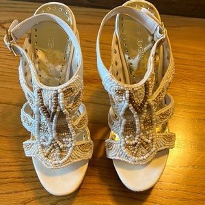 Bcbg super cute shoes never wore outside.